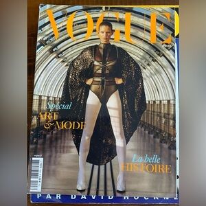 VOGUE Paris 1043 December 2023